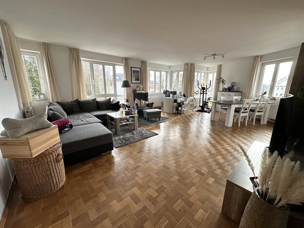 Schwachhausen: ruhige 3 Zi. Wohnung m. 2 Balkonen, EBK, Abstellraum, Keller Parkett u. TG-Stellplatz - Photo 4