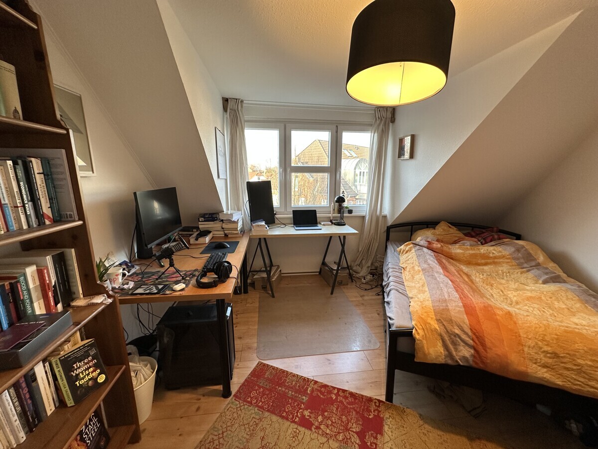 Schwachhausen: besonders geschnittene 4 Zi. DG-Wohnung mit Loggia, EBK, Kellerraum und TG-Stellplatz - Photo 5