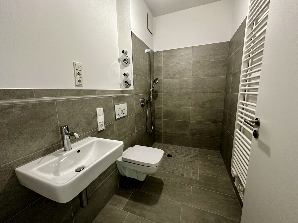 Neues Kaffeequartier: Erstbezug exklusives 5 Zimmer "Townhouse" , Terrasse, TG-Stellplatz, Keller - Foto 4