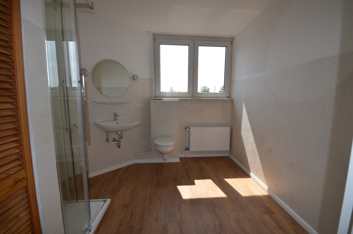 Gemütliche und helle 2 Zi. DG Wohnung in Altbremer Haus mit EBK, zentrale Lage in Schwachhausen - Photo 3