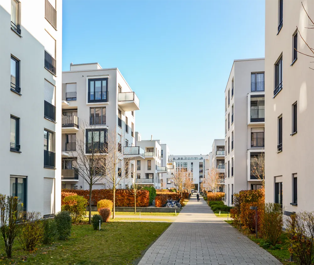 Moderne Wohnanlage mit Mehrfamilienhäusern