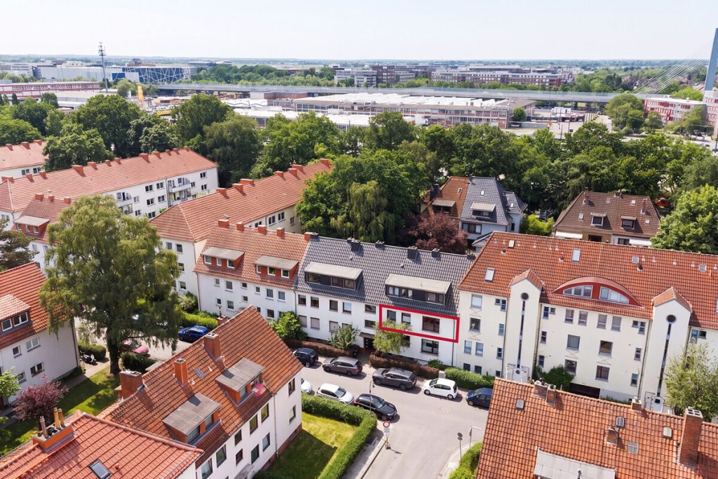 Neustadt: ansprechende, modernisierte 3-4 Zimmer Eigentumswohnung mit Balkon