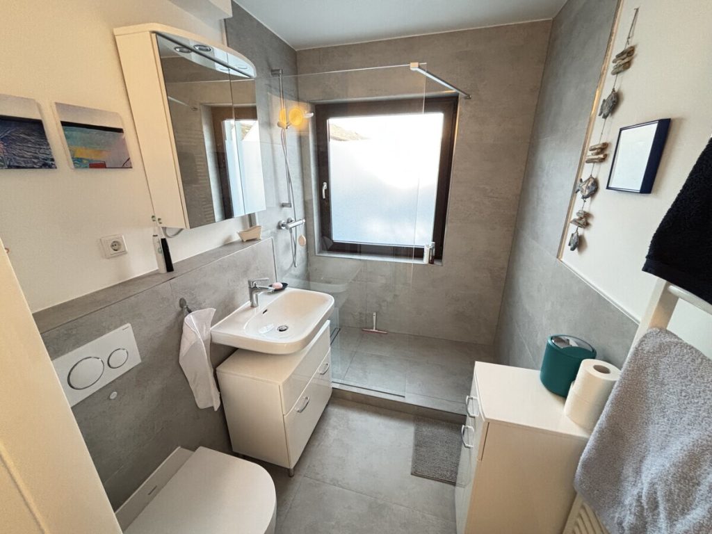 Neustadt: ansprechende, modernisierte 3-4 Zimmer Eigentumswohnung mit Balkon