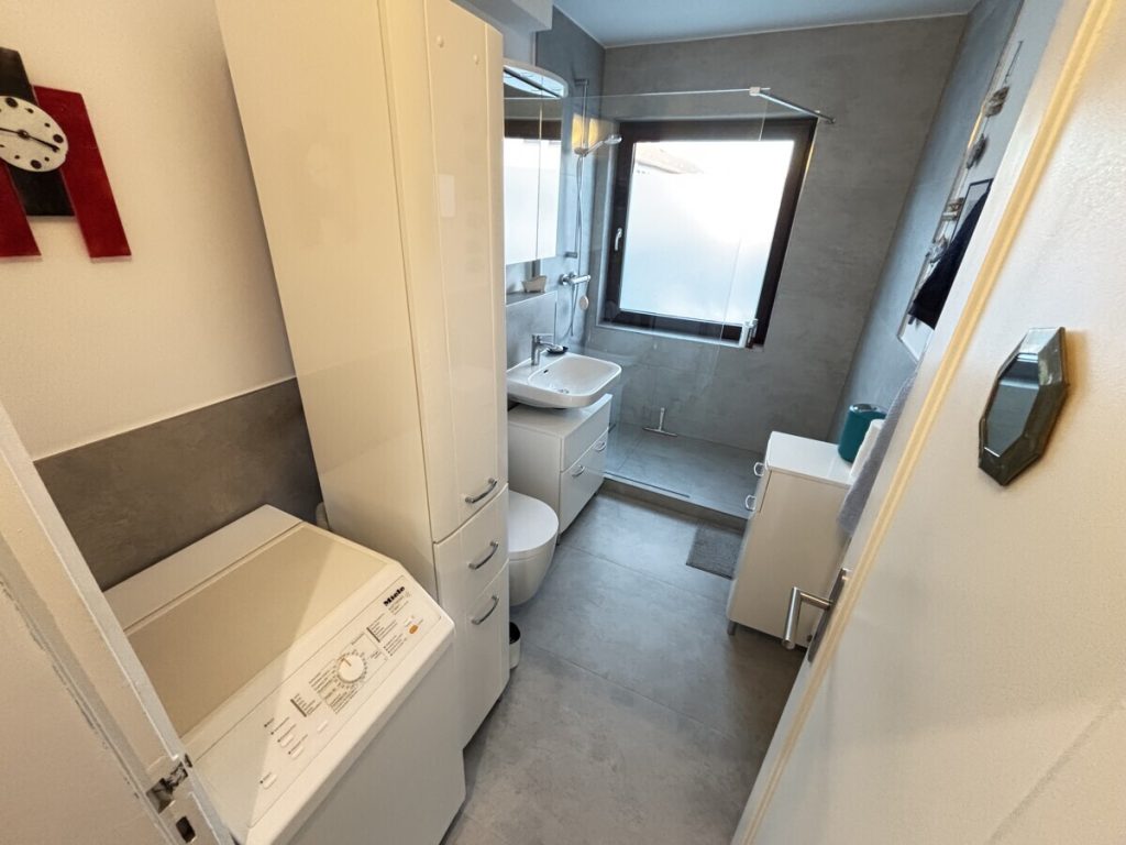 Neustadt: ansprechende, modernisierte 3-4 Zimmer Eigentumswohnung mit Balkon