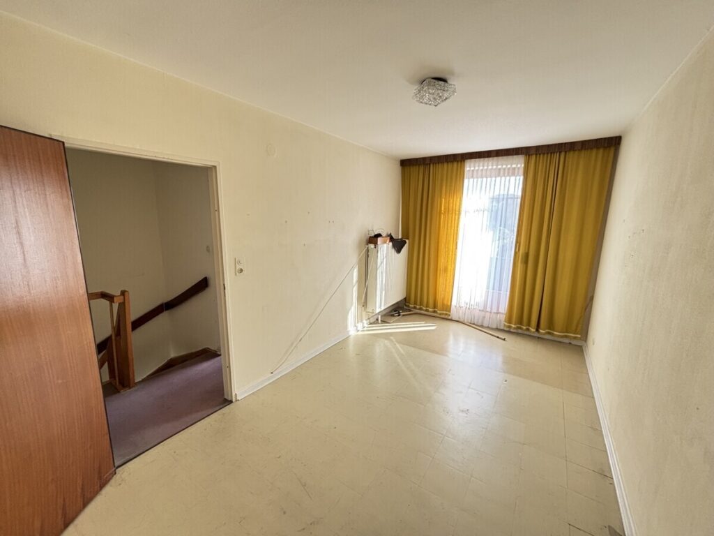 Lilienthal: Reihenendhaus mit viel Potential in schöner Umgebung