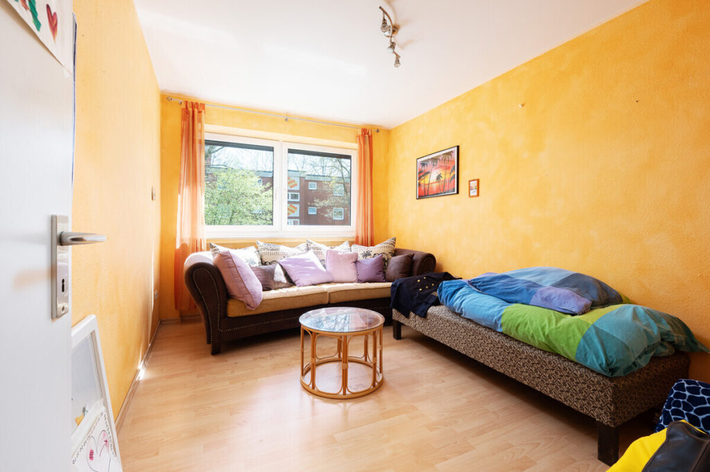 Arsten-Großzügiges Reihenmittelhaus mit 5 Zimmern, Garten und Garage