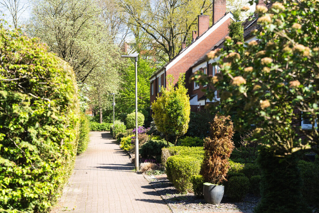 Arsten-Großzügiges Reihenmittelhaus mit 5 Zimmern, Garten und Garage