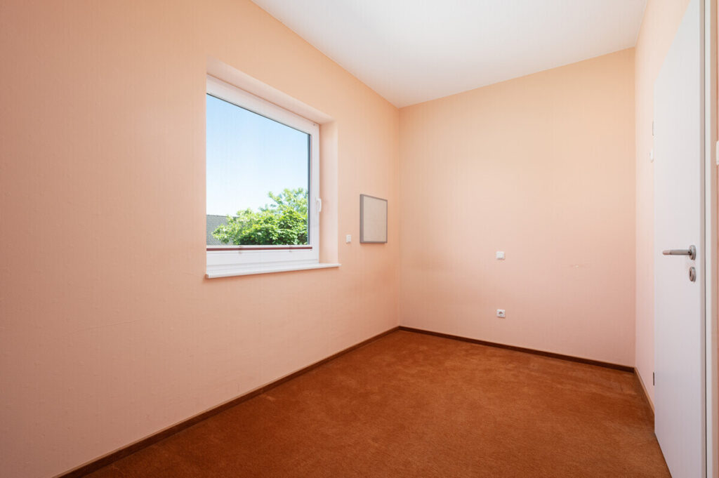Schwanewede: Ansprechendes, großzügiges Einfamilienhaus mit Garage auf schönem Süd-West-Grundstück