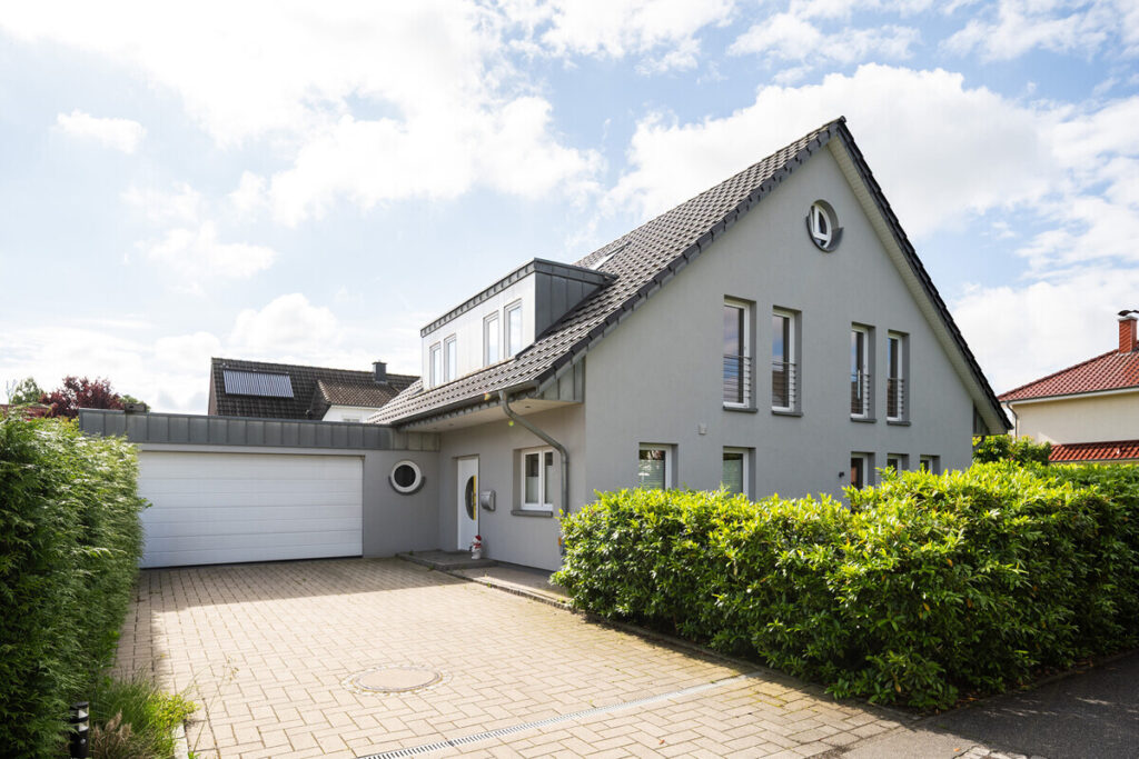 Horn: Junges Einfamilienhaus mit viel Platz und Süd-West-Garten in familienfreundlicher Lage
