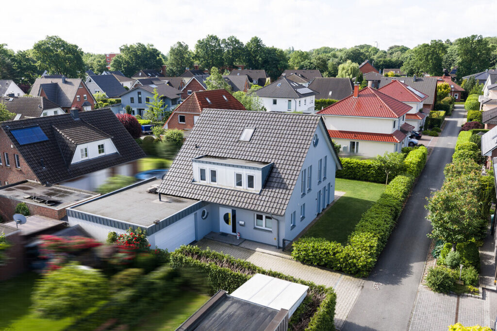 Horn: Junges Einfamilienhaus mit viel Platz und Süd-West-Garten in familienfreundlicher Lage
