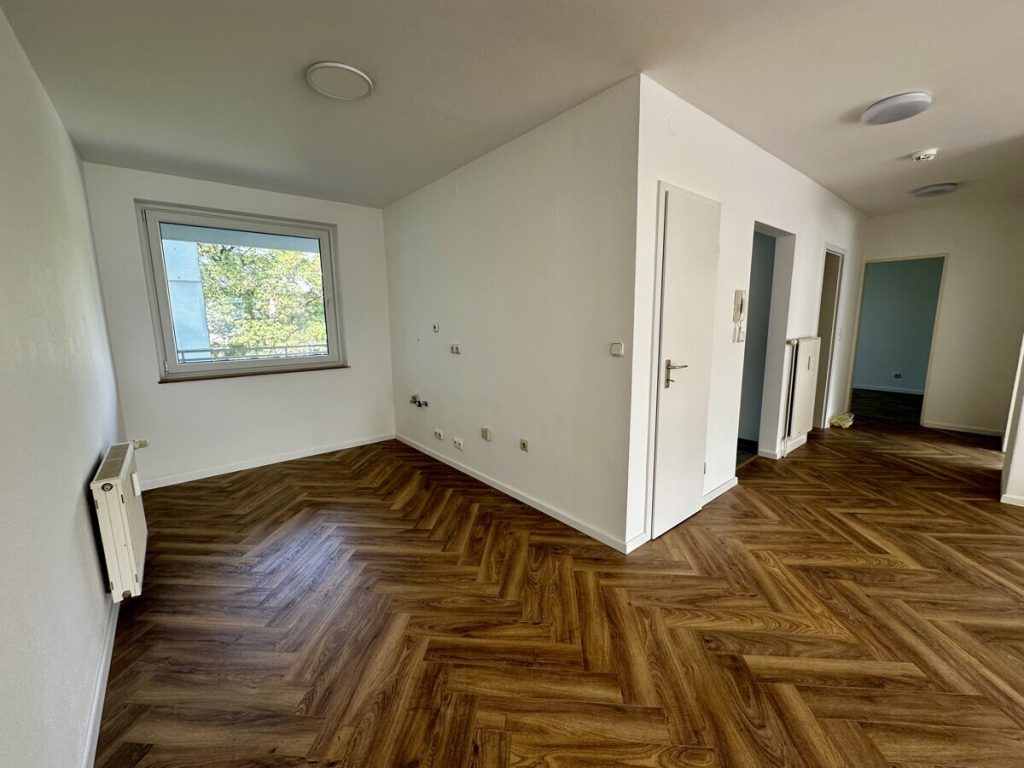 Bremen Horn: Erstbezug nach Modernisierung, 3 Zi. Wohnung, Wellnessbereich, Balkon, TG-Stellplatz