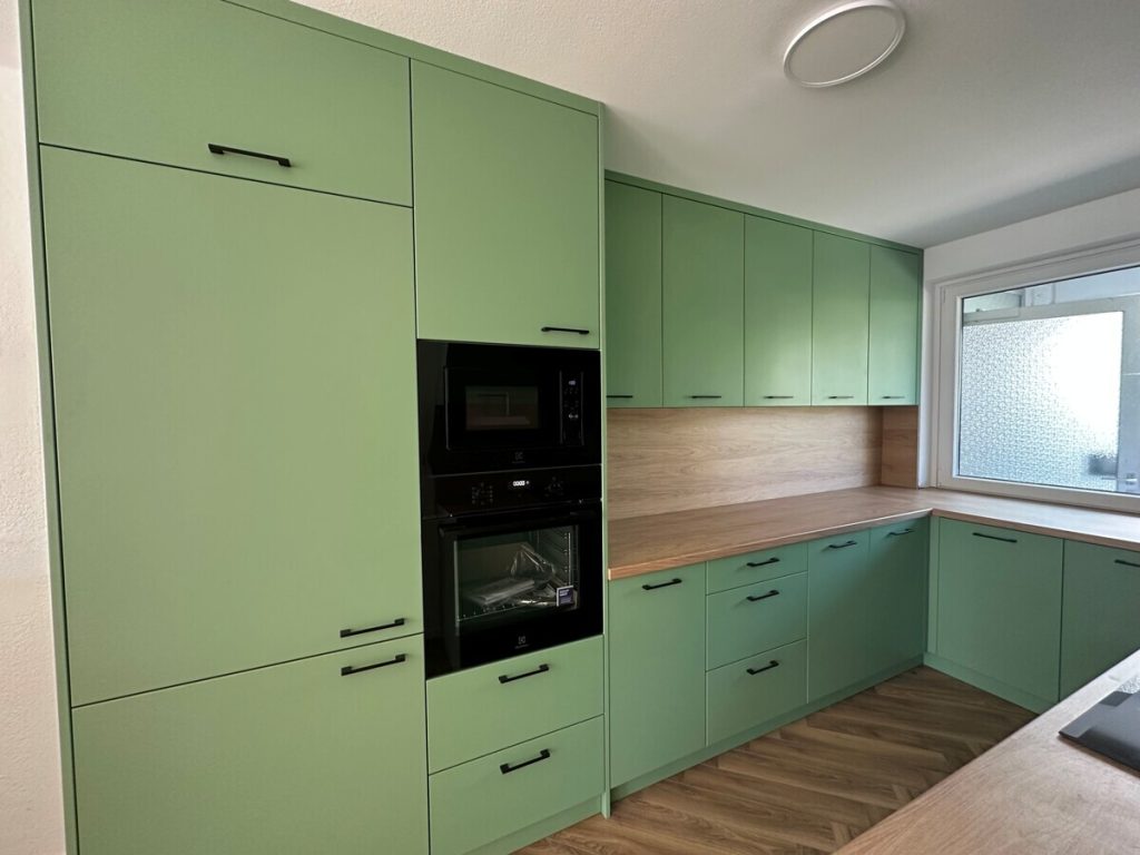 Bremen Horn: Erstbezug nach Modernisierung, 3 Zi. Wohnung, Wellnessbereich, Balkon, TG-Stellplatz