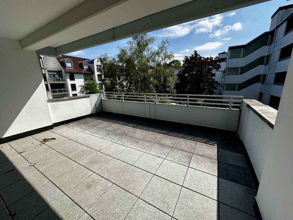 Bremen Horn: Erstbezug nach Modernisierung, 3 Zi. Wohnung, Wellnessbereich, Balkon, TG-Stellplatz