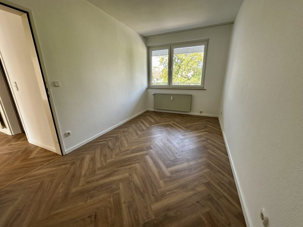 Bremen Horn: Erstbezug nach Modernisierung, 3 Zi. Wohnung, Wellnessbereich, Balkon, TG-Stellplatz