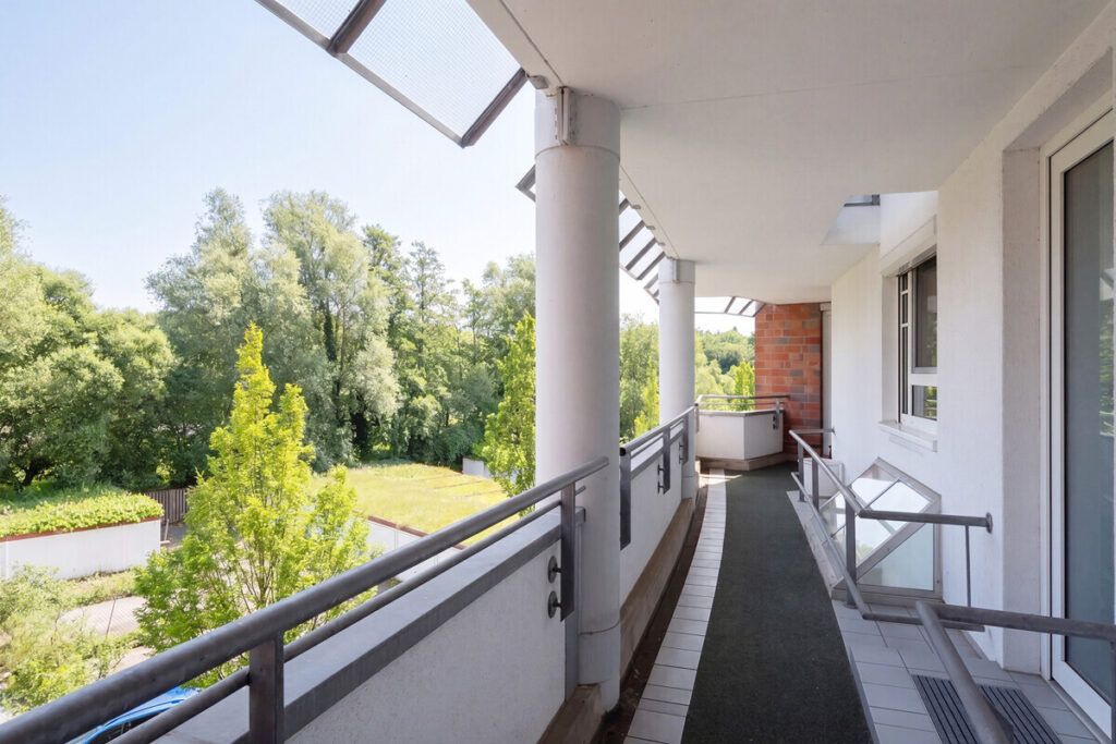 Findorff-Weidedamm: vermietete 3-Zimmerwohnung mit Balkon und Tiefgaragenstellplatz