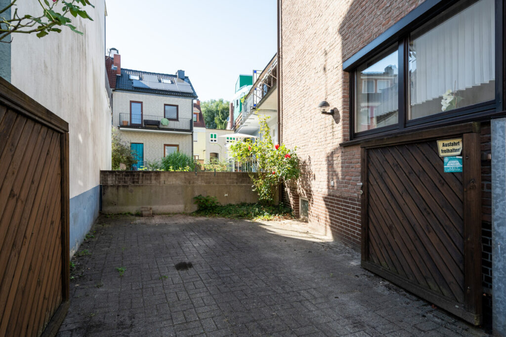 Hulsberg: Gut aufgeteiltes Reihenendhaus mit Keller und PKW-Stellplatz auf dem Grundstück!