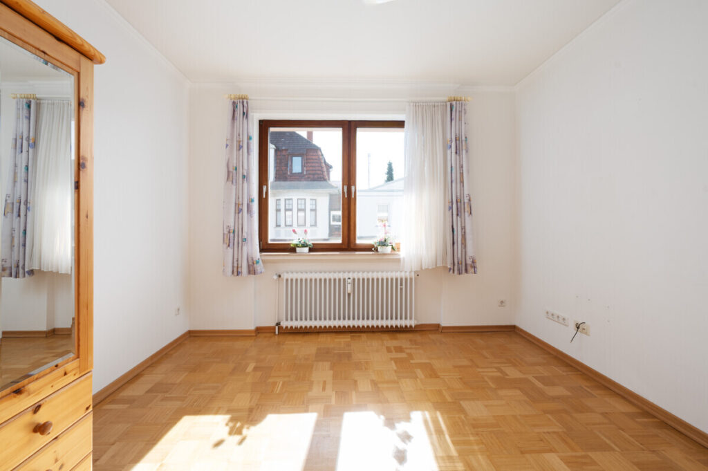 Wachmannquartier: Großzügige, sehr gut aufgeteilte 3-Zimmerwohnung mit 2 Balkonen