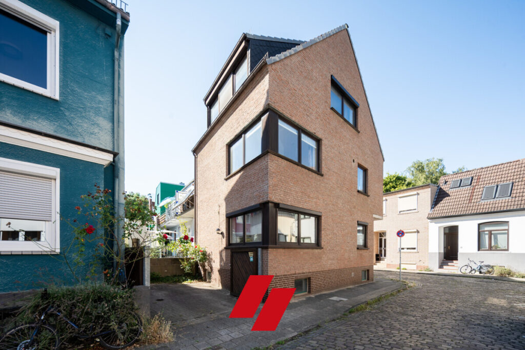 Hulsberg: Gut aufgeteiltes Reihenendhaus mit Keller und PKW-Stellplatz auf dem Grundstück!
