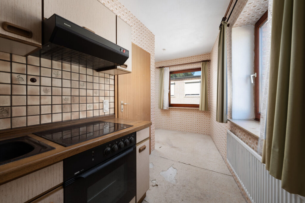 Hulsberg: Gut aufgeteiltes Reihenendhaus mit Keller und PKW-Stellplatz auf dem Grundstück!