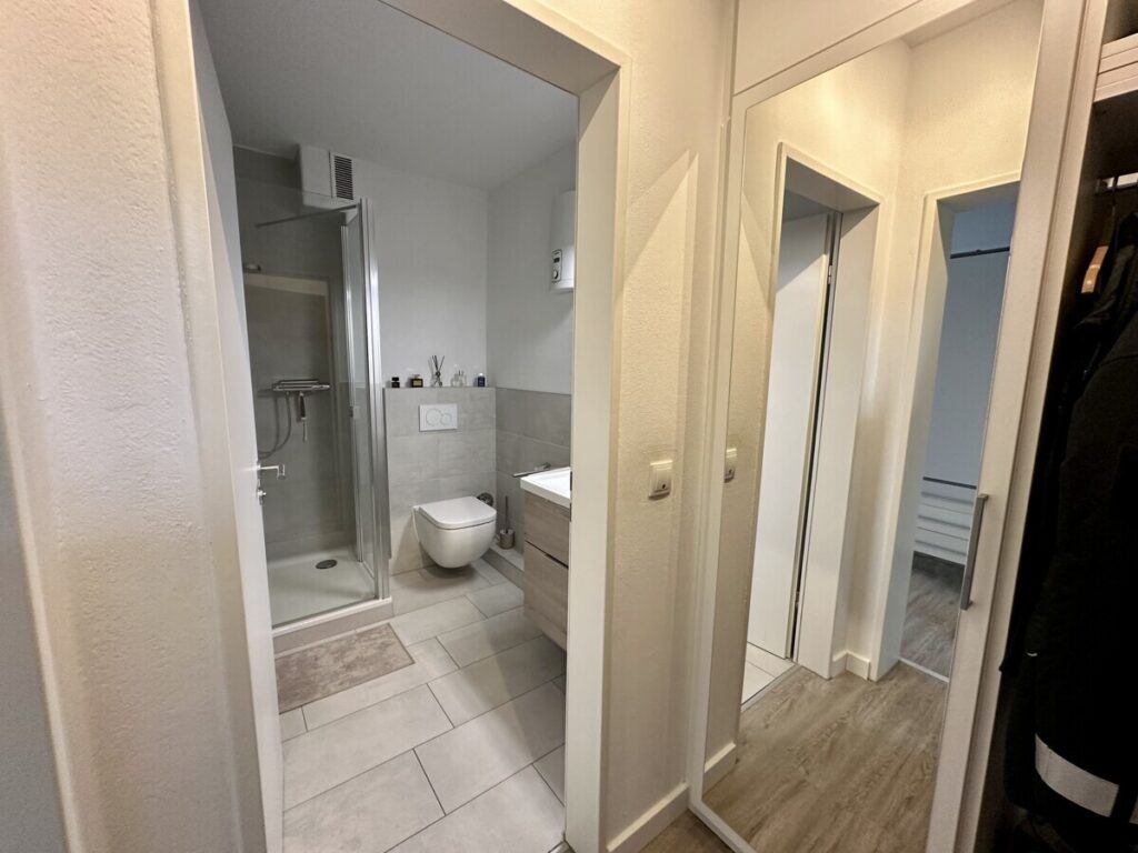 Findorff: Moderne, ruhige und helle 1 Zimmer Wohnung mit Balkon, Einbauküche u. Keller