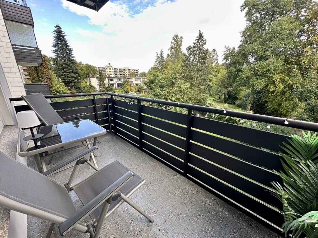 Findorff: Moderne, ruhige und helle 1 Zimmer Wohnung mit Balkon, Einbauküche u. Keller