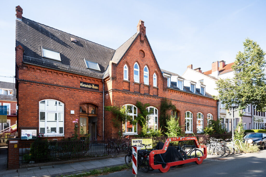 Bremer Neustadt: Historisches Gemeindehaus mit Saal und Bühne bietet besonderes Gestaltungspotenzial