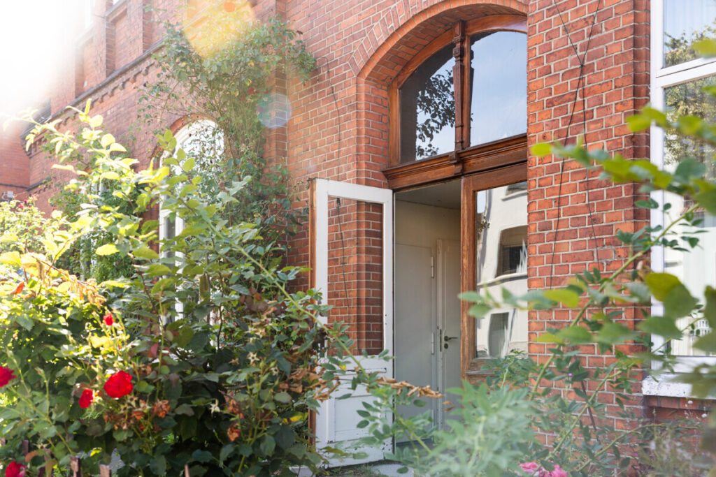 Bremer Neustadt: Historisches Gemeindehaus mit Saal und Bühne bietet besonderes Gestaltungspotenzial