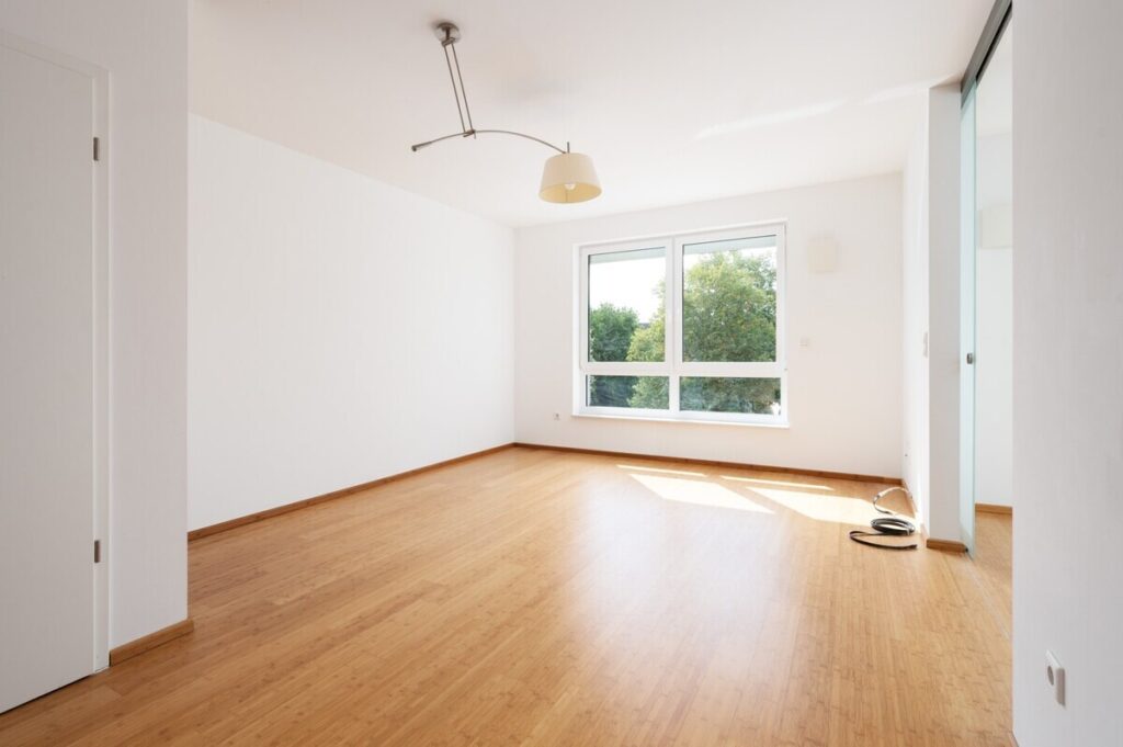 Neustadt / Werdersee: Junges 2-Zimmer-Penthouse als seltene Gelegenheit