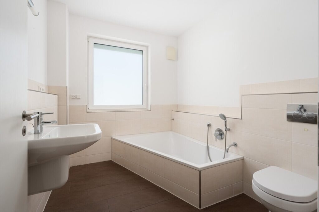 Neustadt / Werdersee: Junges 2-Zimmer-Penthouse als seltene Gelegenheit