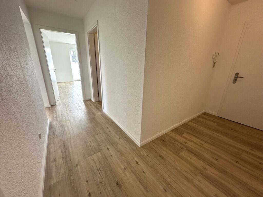 Stuhr- Brinkum: Top Lage - Moderne und helle 2 Zimmer Wohnung  mit PKW-Stellplatz- barrierefrei