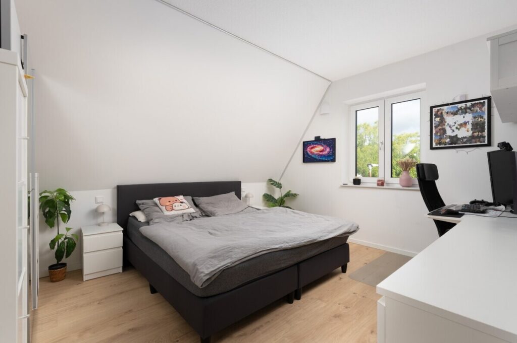 Weyhe: Junge Penthouse-Wohnung mit Dachterrasse zur Kapitalanlage