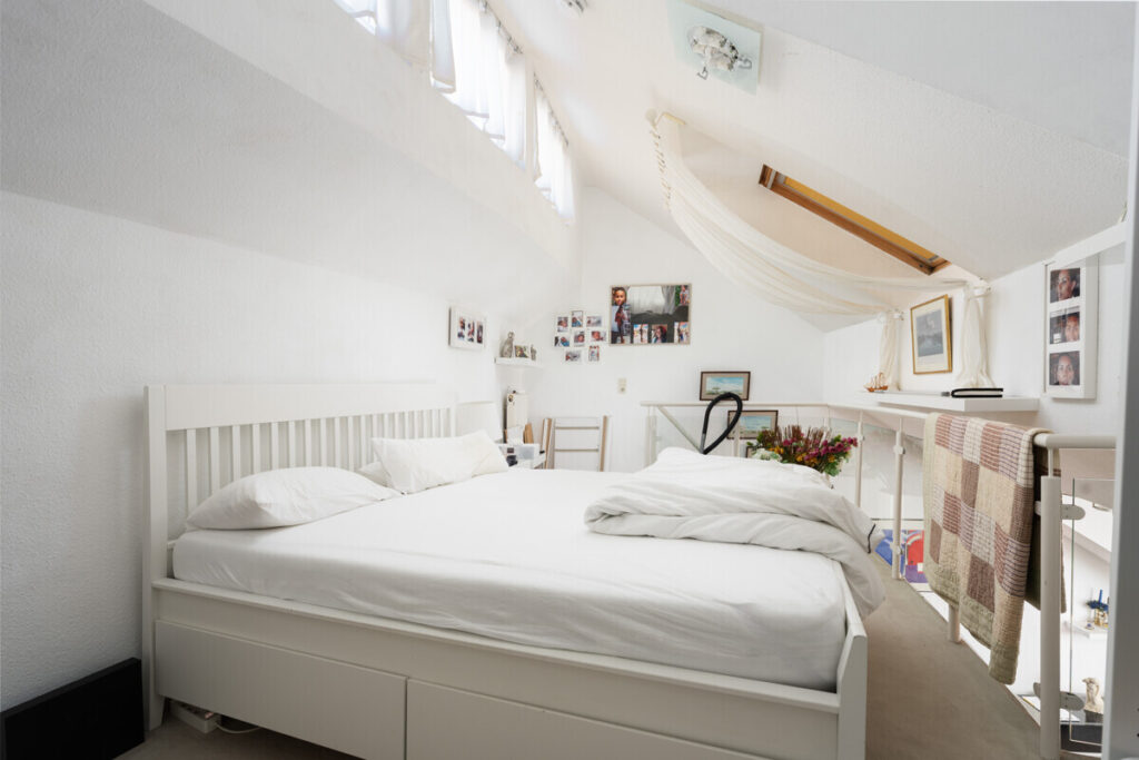 Schwachhausen/Riensberg: Junge 2,5 Zimmer Eigentumswohnung mit Balkon und Tiefgaragenstellplatz