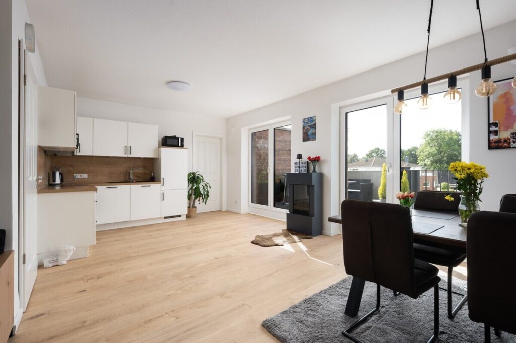 Weyhe: Junge Penthouse-Wohnung mit Dachterrasse zur Kapitalanlage