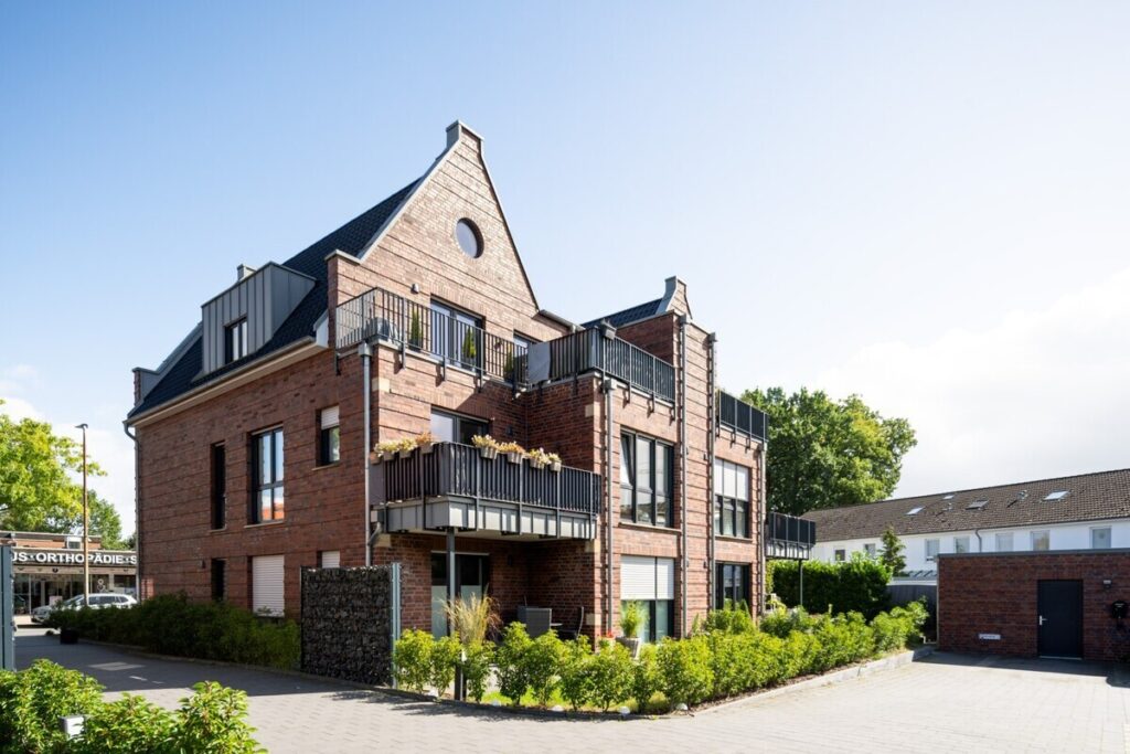 Weyhe: Junge Penthouse-Wohnung mit Dachterrasse zur Kapitalanlage