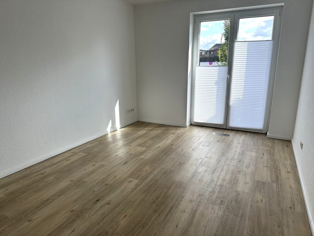 Stuhr- Brinkum: Top Lage - Moderne und helle 2 Zimmer Wohnung  mit PKW-Stellplatz- barrierefrei