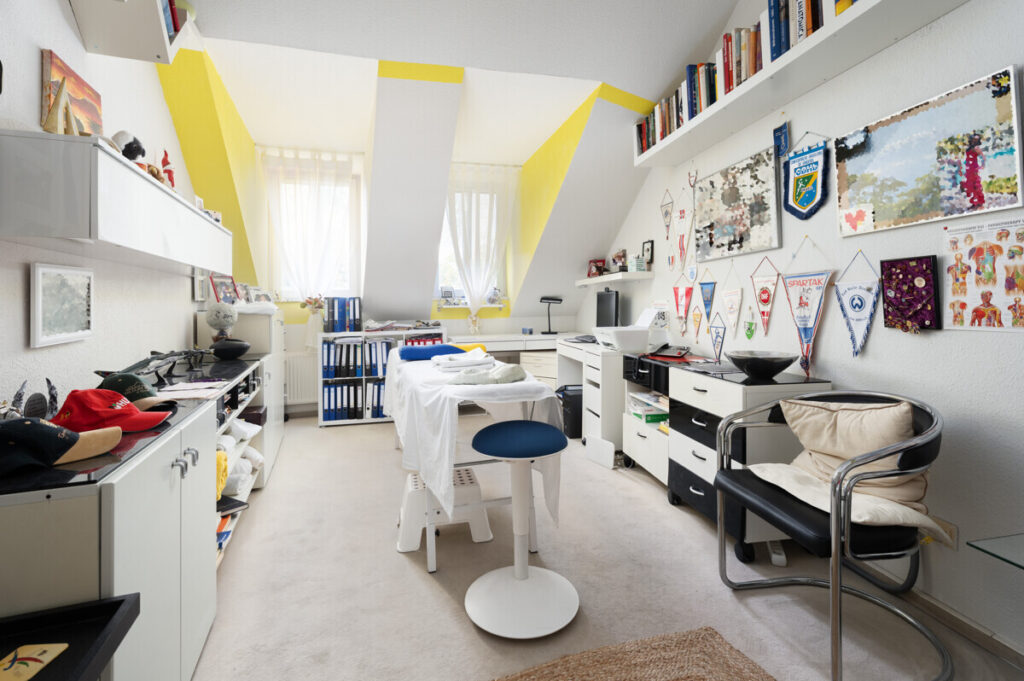 Schwachhausen/Riensberg: Junge 2,5 Zimmer Eigentumswohnung mit Balkon und Tiefgaragenstellplatz
